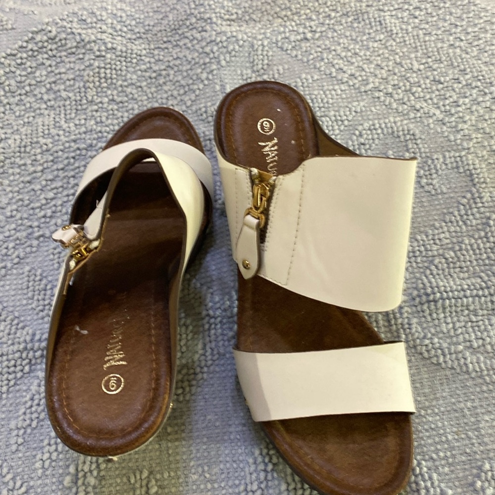 Brand new women’s  white Sandals with large brown chunkie heel